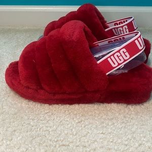 UGG- FLUFF YEAH SLIDE ❤️